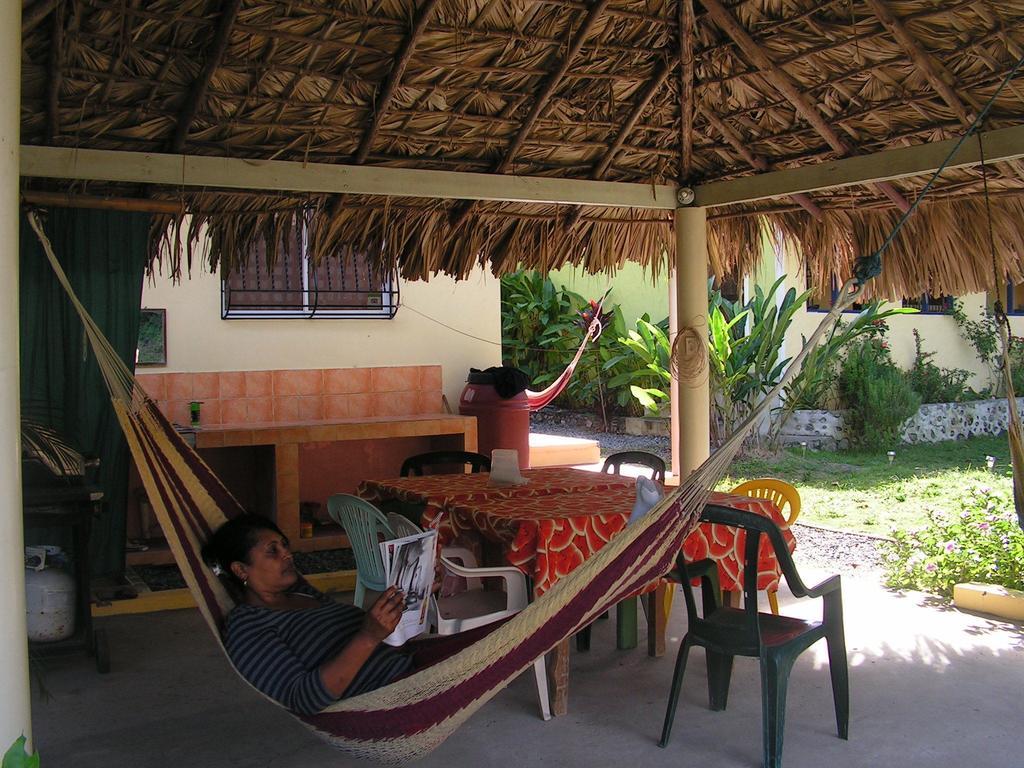 Conrado'S Guesthouse B&B Las Avispas Exteriör bild
