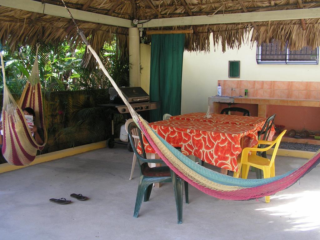Conrado'S Guesthouse B&B Las Avispas Exteriör bild